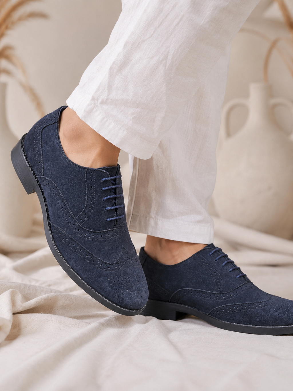 Suede broque