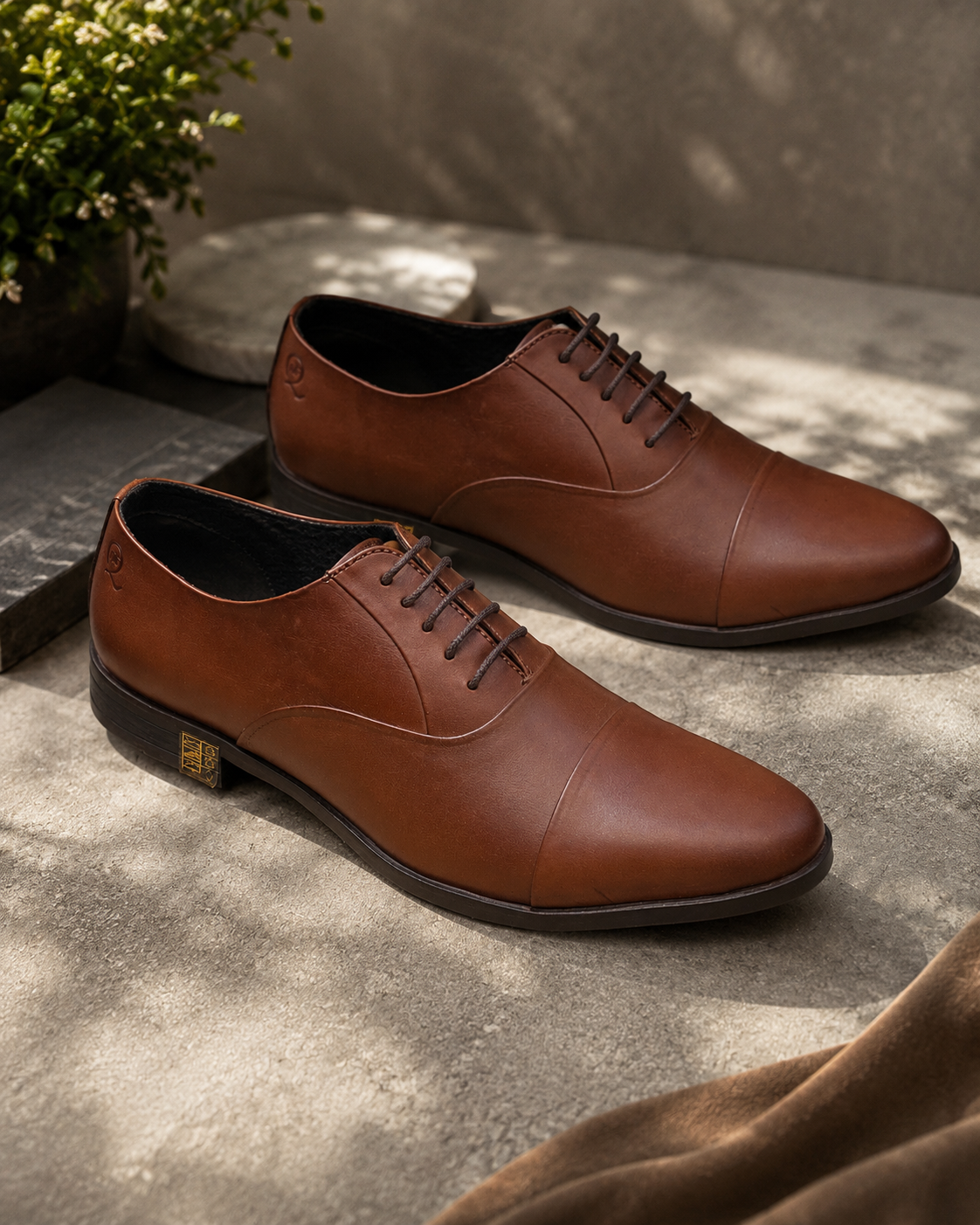 Aegis Black Oxford Crust